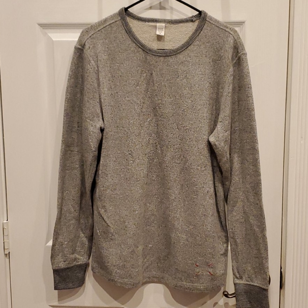Comfy grey crew neck sweatshirt